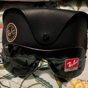 New with tags Ray-Ban sunglasses.